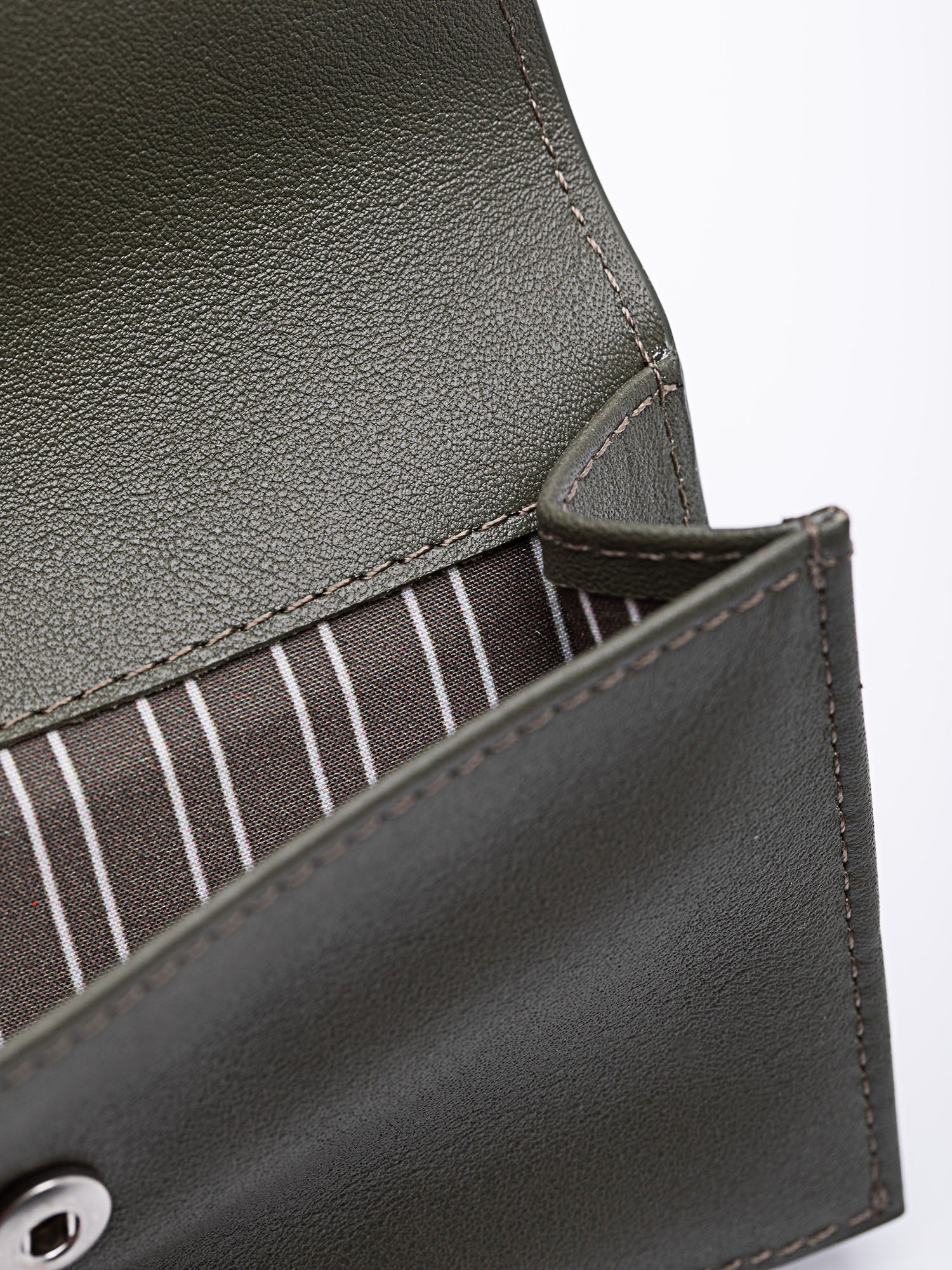 color:dark olive_ansicht:000000000000009_dokar:Z07_dokar-text:online inhalt