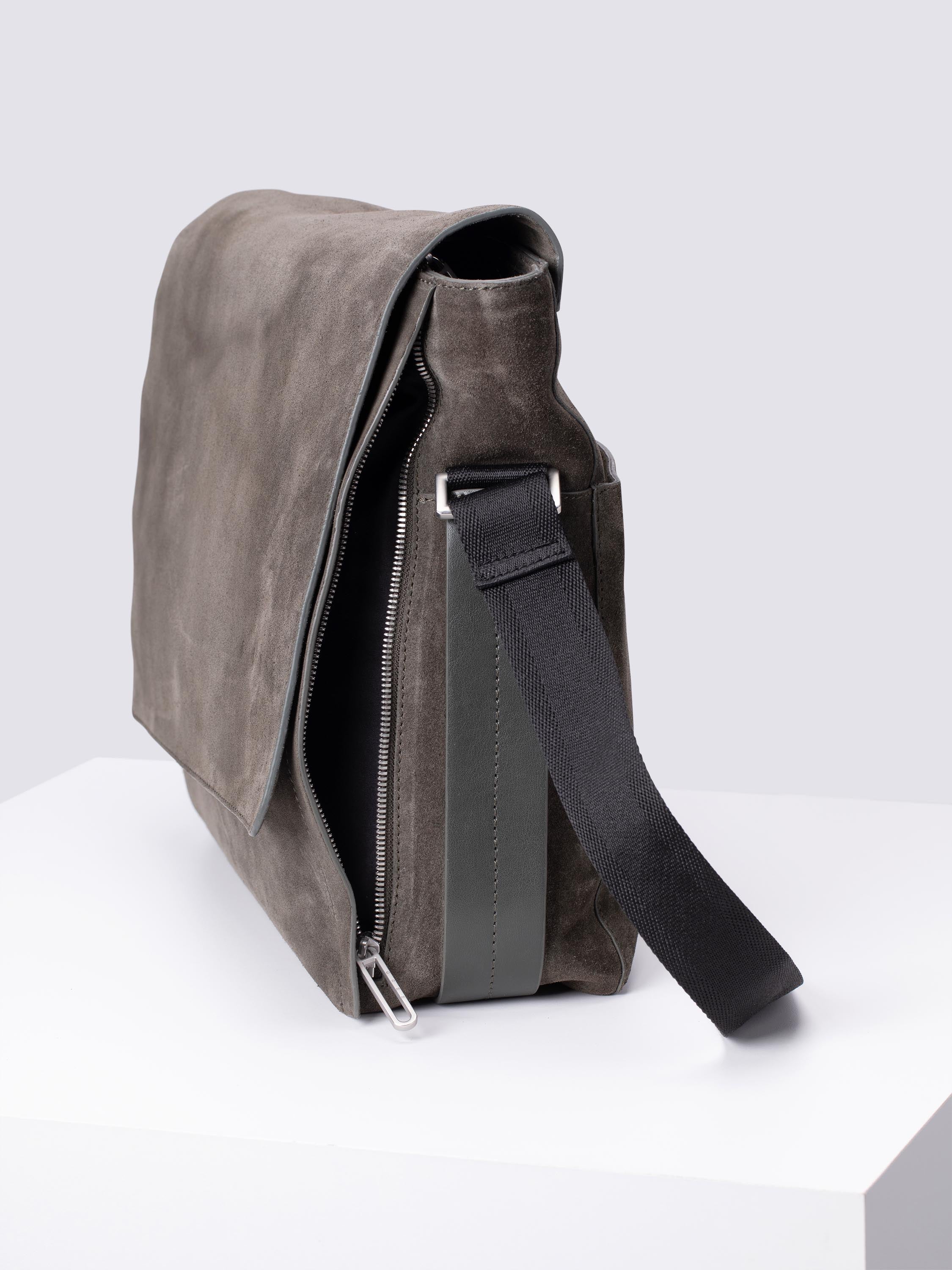 color:dark olive_ansicht:000000000000004_dokar:Z07_dokar-text:online inhalt